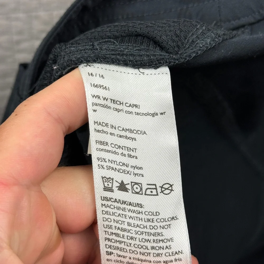 Eddie Bauer Tech Capri Pants Womens 16 Black Hiking Outdoor Camping Granola